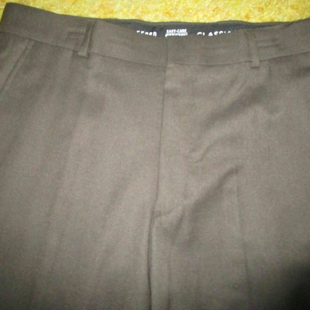 Stafford Travel Brown 32x32 Dress Pants